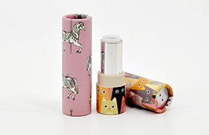 口紅與圓筒紙罐的結(jié)合，簡(jiǎn)直不要太美膩